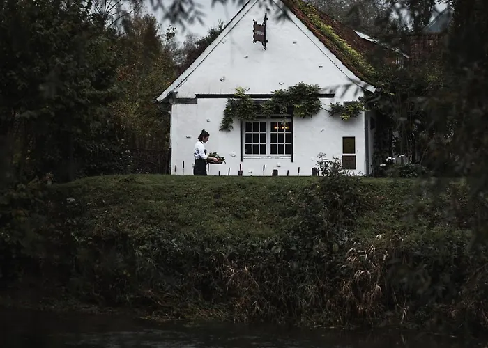 ラ　グルヌイエール ホテル モントルイユ・シュル・メール
